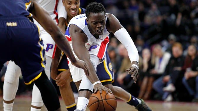 Reggie Jackson stumbles