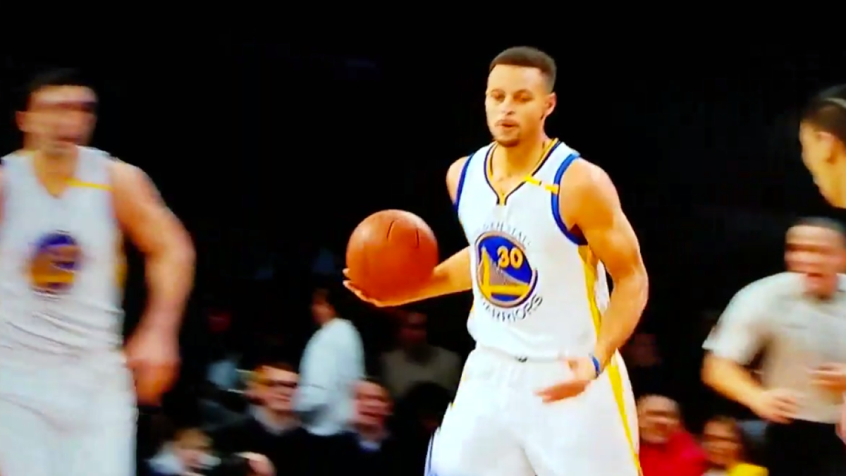 Stephen Curry loses mouthguard mid-dribble, catches it while