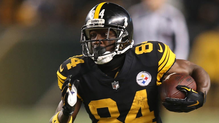 LOOK: Antonio Brown almost has his head ripped off on TD 