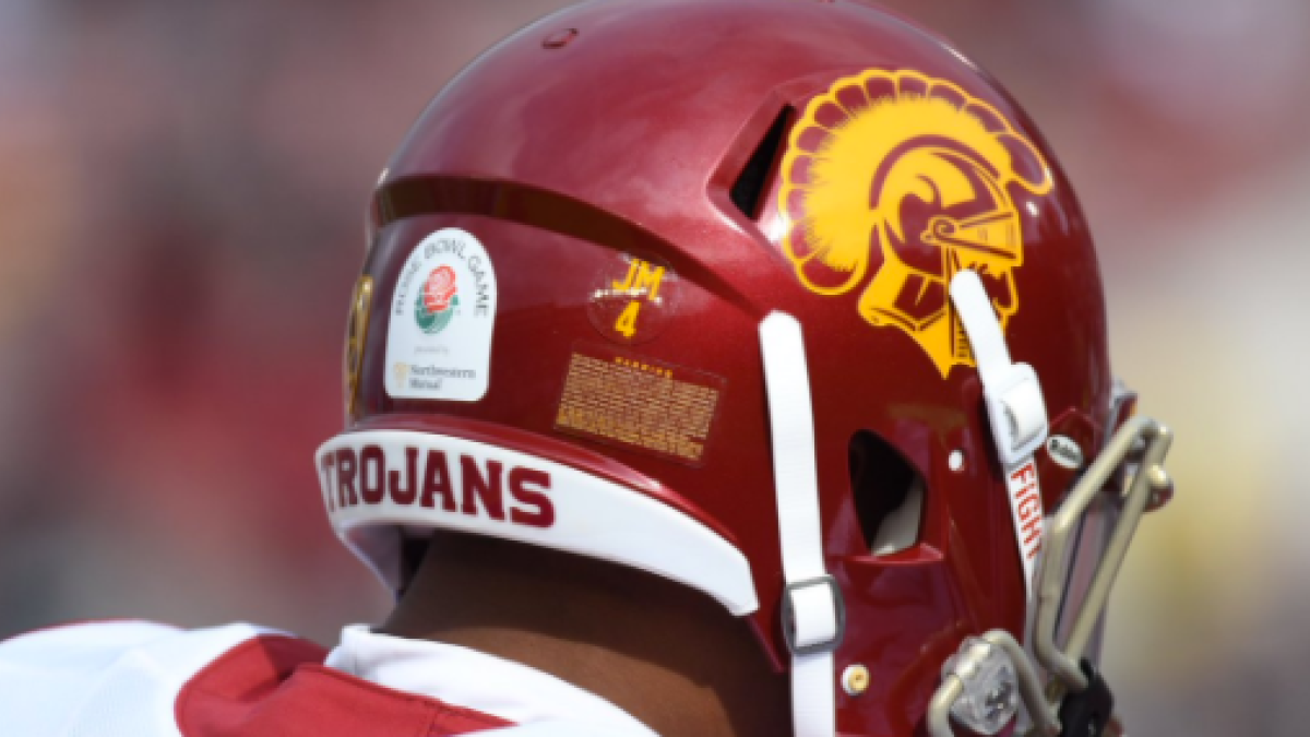 LOOK: USC honors Joe McKnight for the Rose Bowl with helmet decal