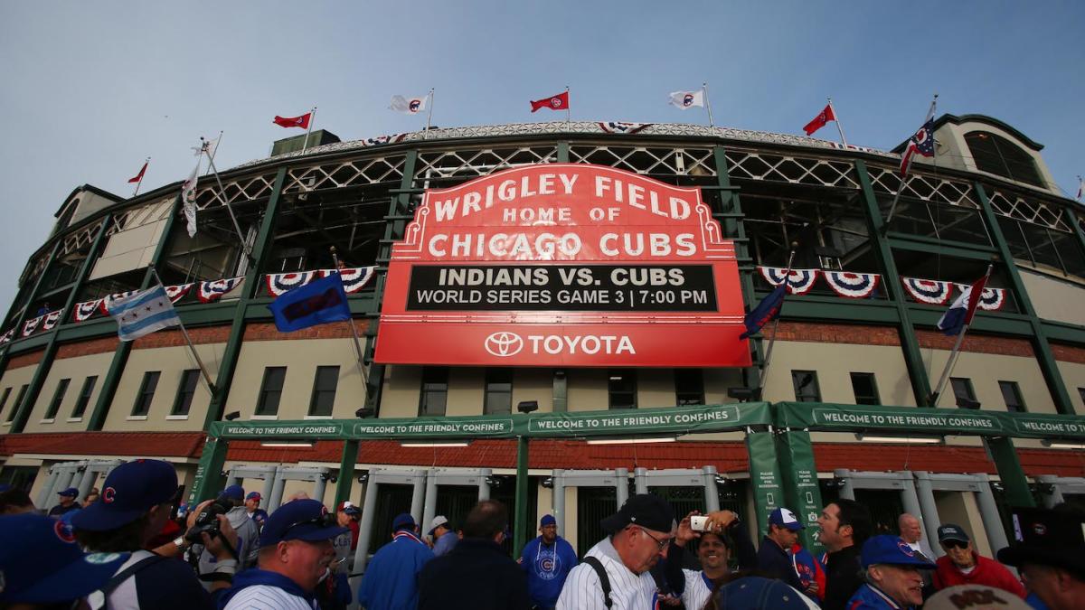 Man dies after falling during Reds-Cubs game at Wrigley Field - Los Angeles  Times