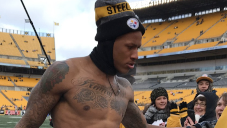 LOOK: Steelers player warms up shirtless in ice-cold 16 
