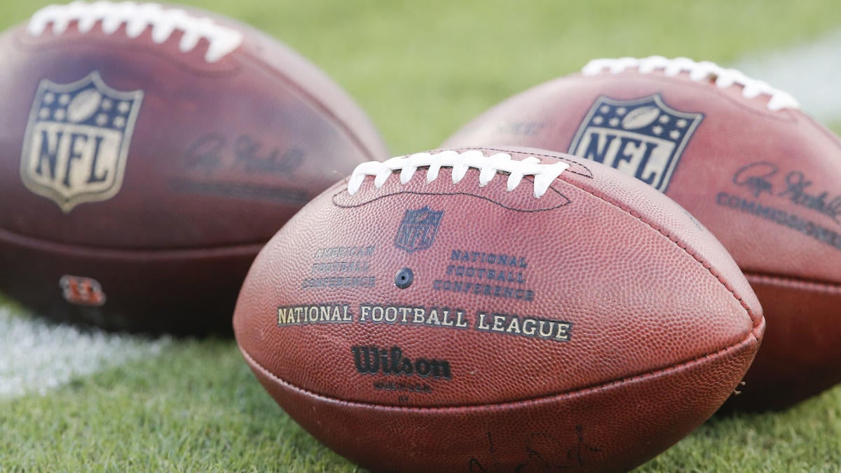 Do footballs in NFL games have chips in them?