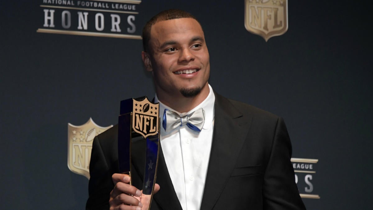 Dak Prescott nabs NFL Offensive Rookie of the Year