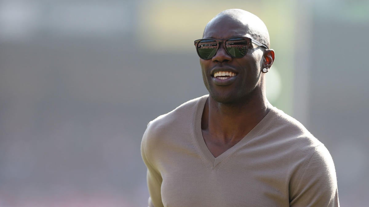 Terrell Owens says 'it's a joke' he's not on an NFL roster right now