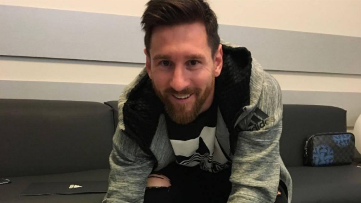 Barcelona star Messi signs new contract with Adidas - CBSSports.com