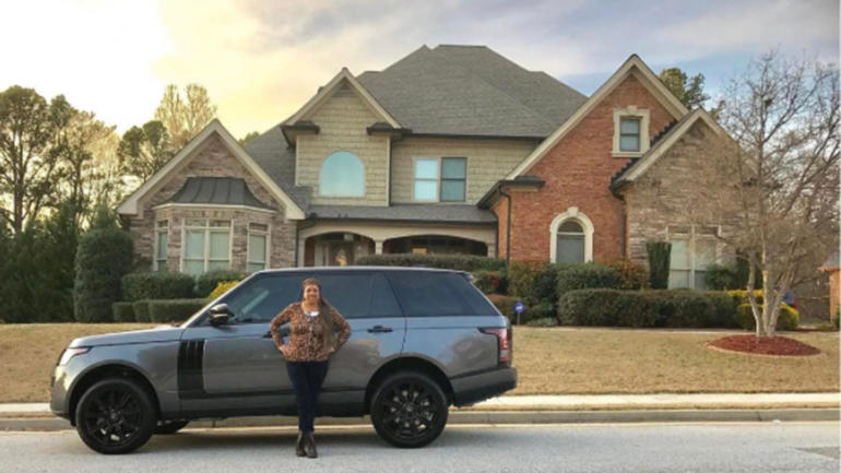 LOOK: Raiders' Amari Cooper gives his mom the 'house and car of her