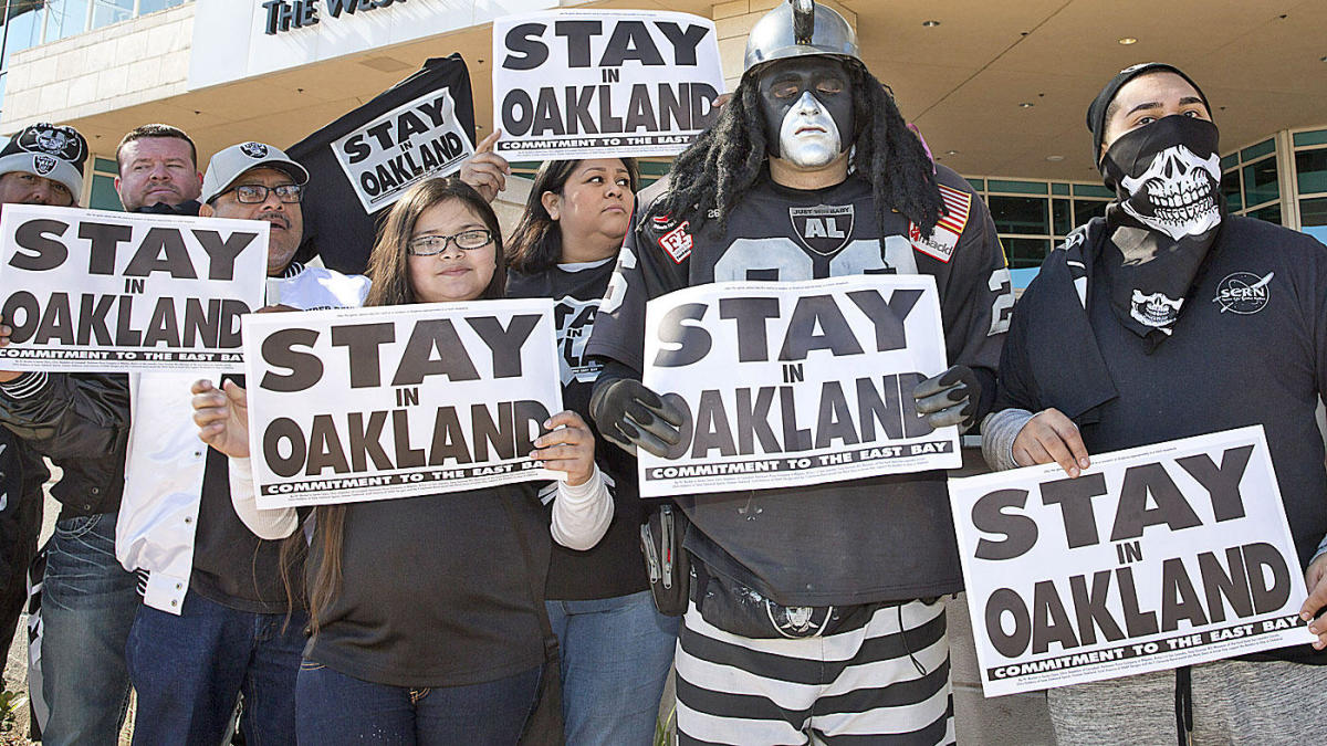 Raiders could reportedly play in San Antonio or with 49ers if