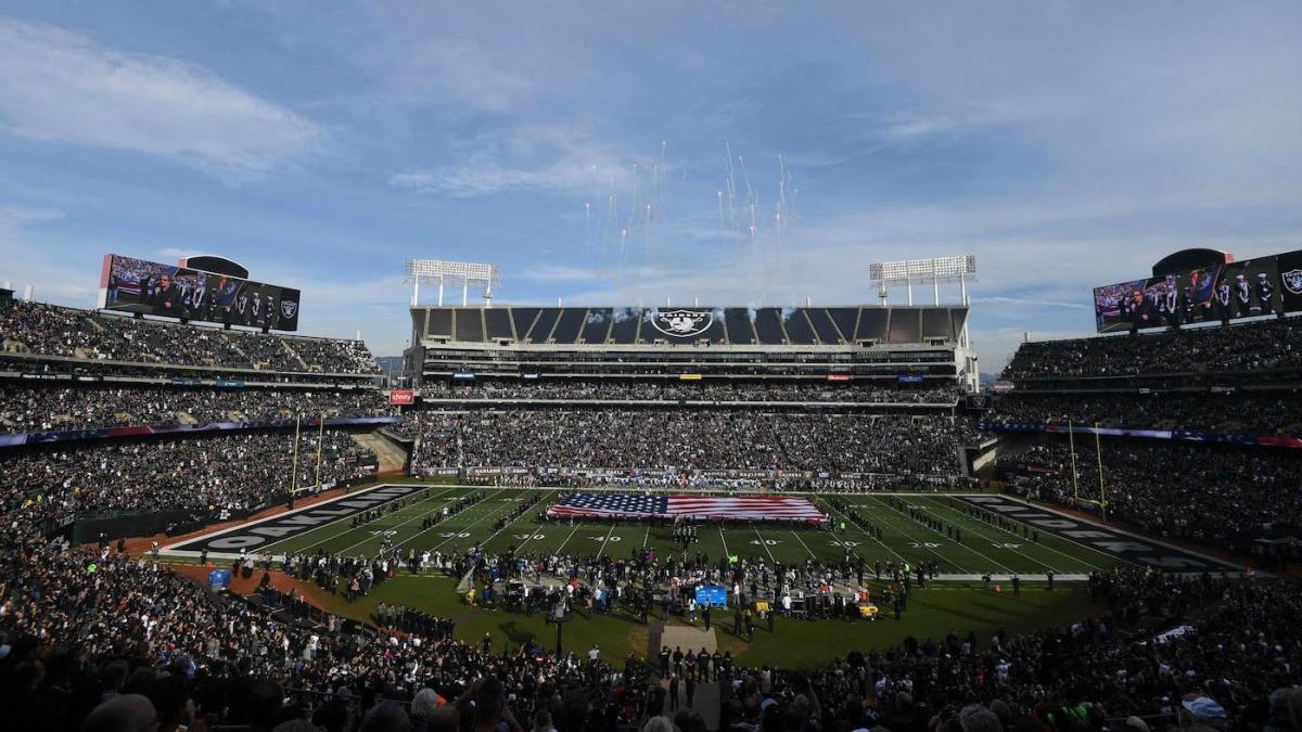 Raiders talking with Coliseum officials again