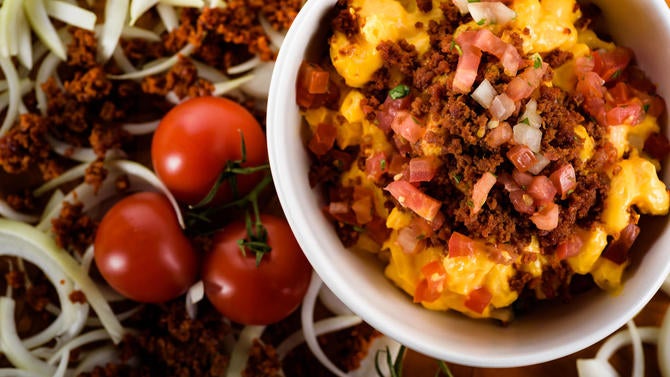 chorizo-pico-de-gallo-mac-cheese.jpg