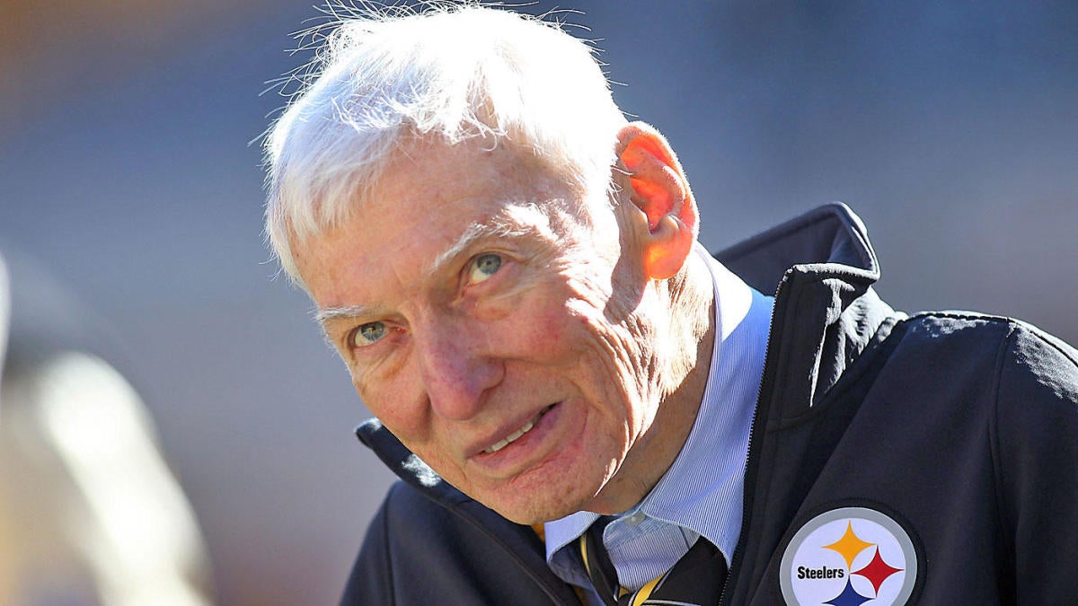 Pittsburgh Steelers owner Dan Rooney looks on before the Steelers