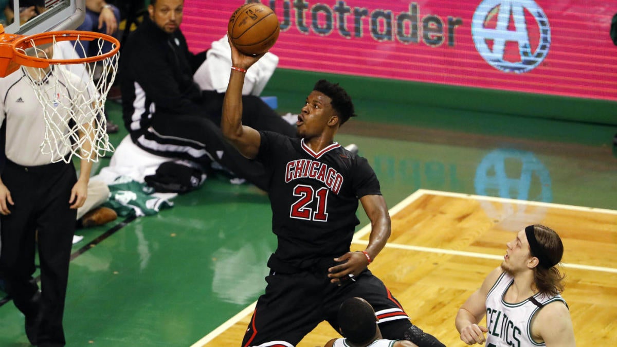 WATCH: Jimmy Butler nearly matches Michael Jordan with 4th quarter