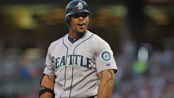 eric-thames-mariners.jpg