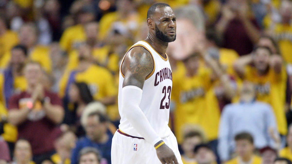 WATCH: LeBron James Actually Spins Ball Through His Hands Before ...