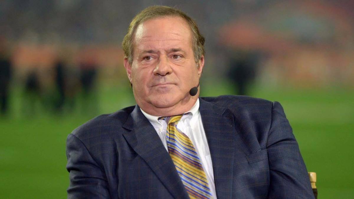 Russell Wilson tweets condolences to Chris Berman after wife's death