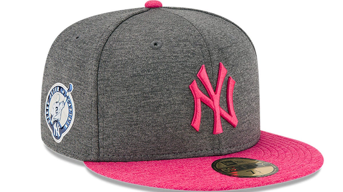 Details about   Derek Jeter NY Yankees Build-A-Bear W/ Uniform Bat & Hat 