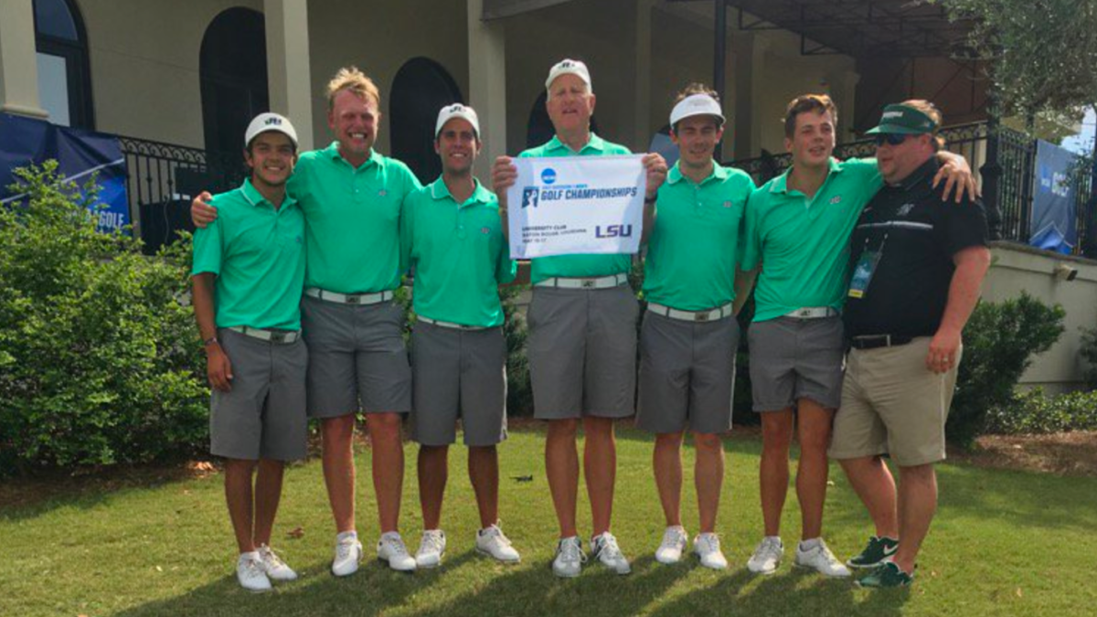 College golfer strips to underwear to get ball from water, leads team to  NCAAs