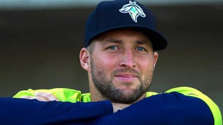 Winningham on same team as Tebow