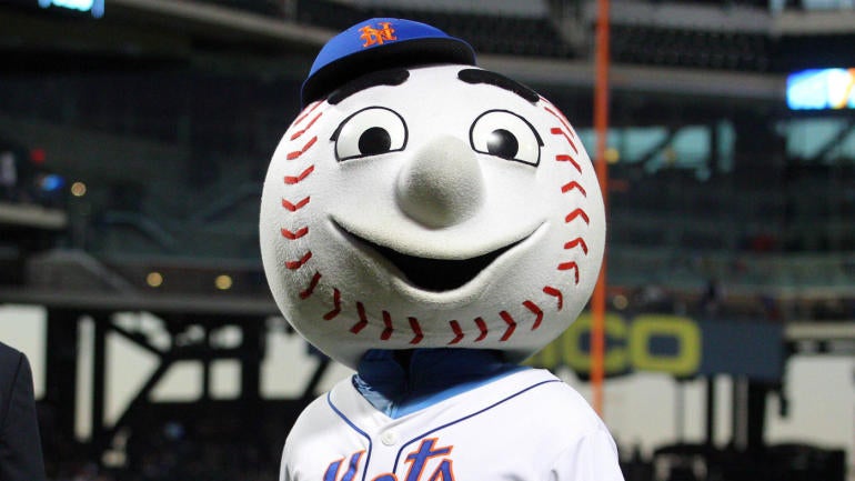 Mets issue apology after video catches Mr. Met making an obscene ...