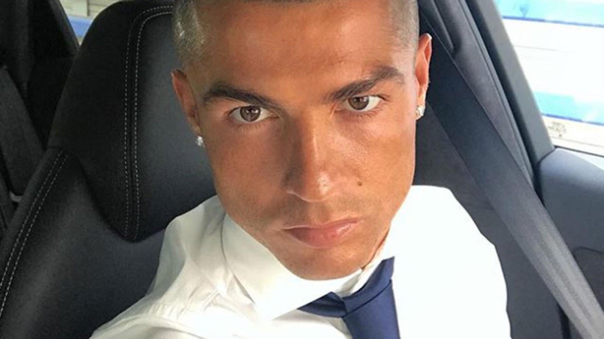 Cristiano Ronaldo surprises fans with selfie showing his thick curly hair -  Heart