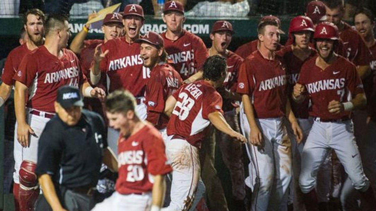 Arkansas baseball wins sixhour game that ends at 310 a.m. to save its
