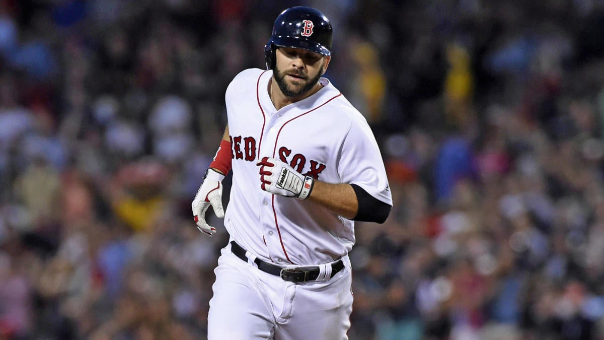Boston Red Sox sign free agent first baseman Mitch Moreland