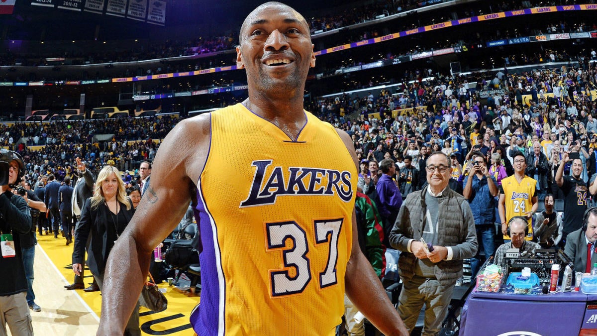 Ron Artest changes name again, this time to Metta Ford-Artest 