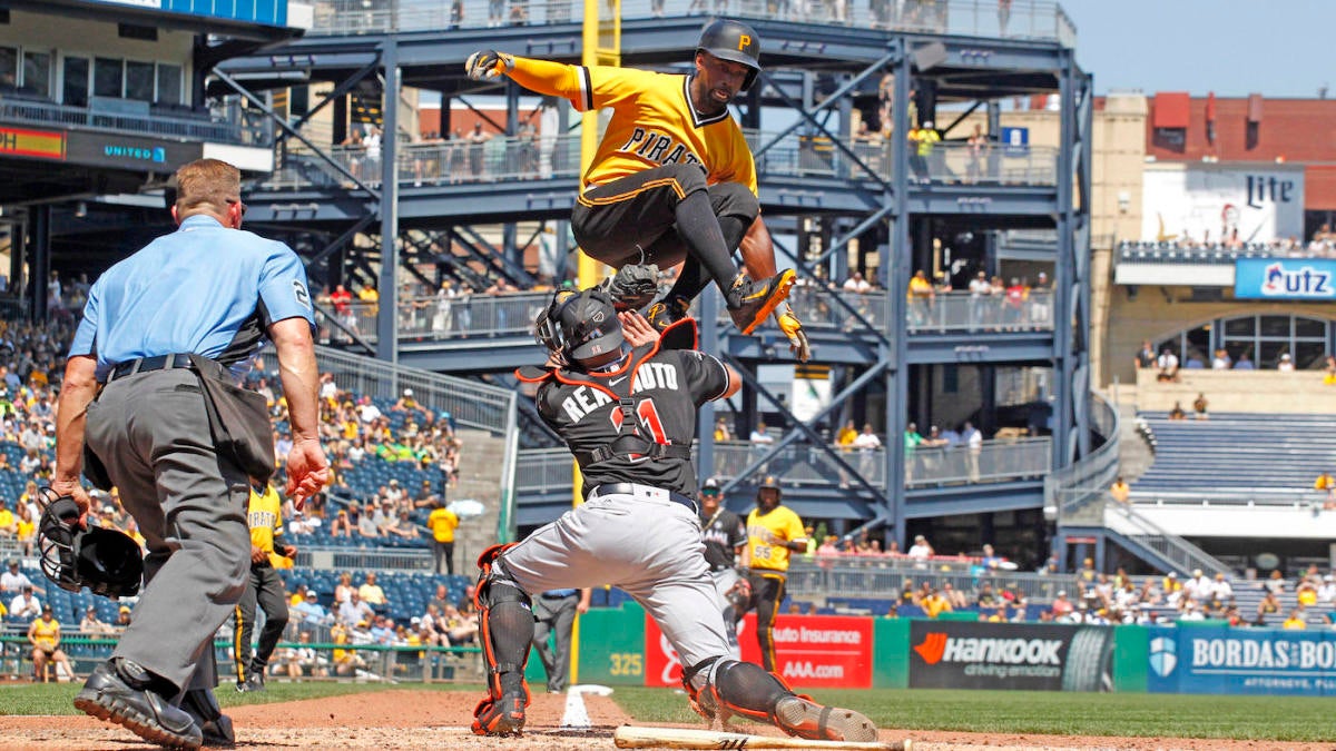 Andrew McCutchen makes stance on future with Pirates clear after brutal  injury update