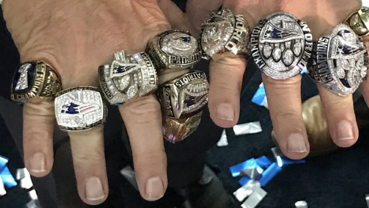 Here's why Bill was wearing 10 huge rings the Patriots' ring party - CBSSports.com