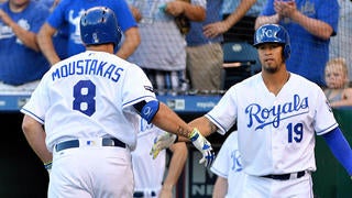Moustakas breaks Royals' HR record in 15-5 rout of Jays