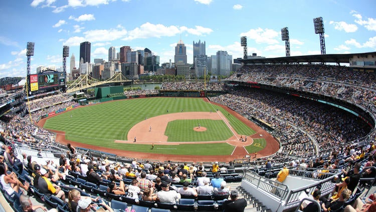 MLB umpire saves woman from jumping off Roberto Clemente Bridge in  Pittsburgh 