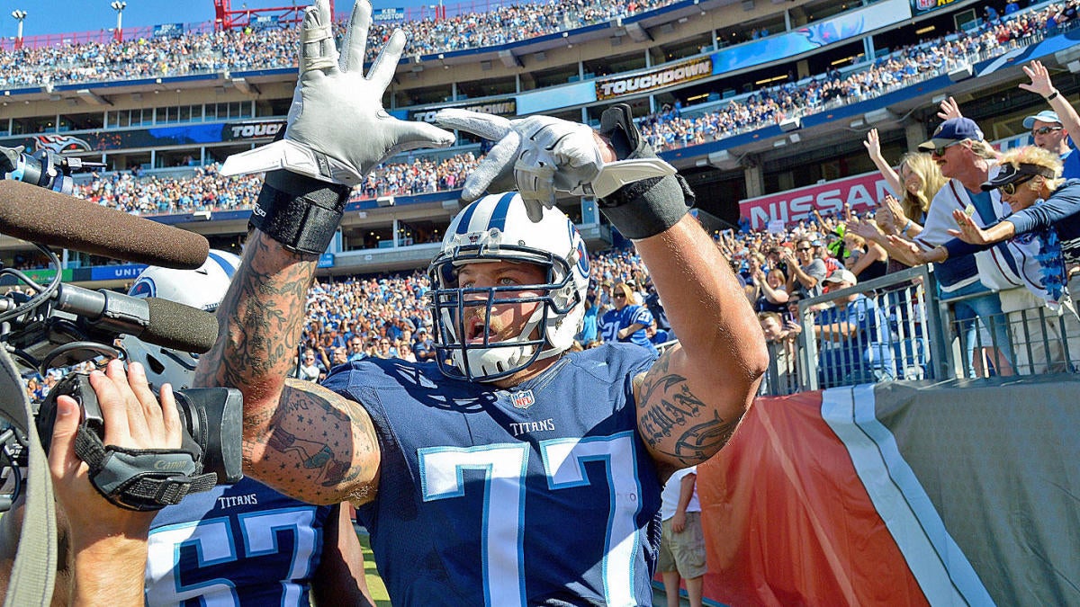 Taylor Lewan's belongings dumped on front porch after NFL release