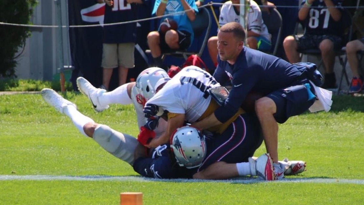 A fight broke out between Julian Edelman and Stephon Gilmore at