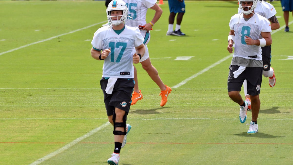 Ryan Tannehill leaves field with non-contact injury to same knee