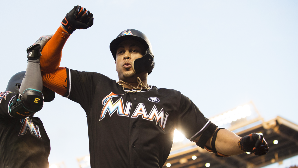 Giancarlo Stanton reportedly agrees to $325 million deal with