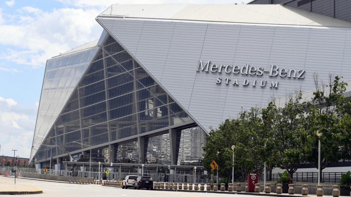 The Falcons' new stadium has all the bells and whistles – and some limited  chicken options