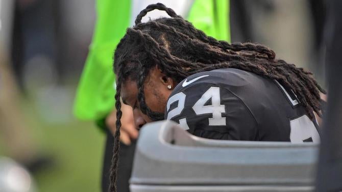 marshawn-lynch-sits-national-anthem-raiders-rams-game-video-pictures.jpg