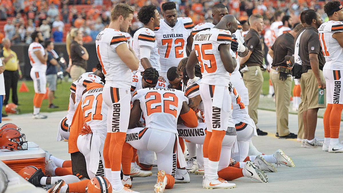 Browns Hold Nfls Largest National Anthem Protest As More