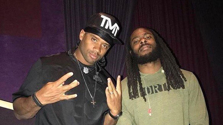 LOOK: Russell Wilson gets decked out for the Mayweather 