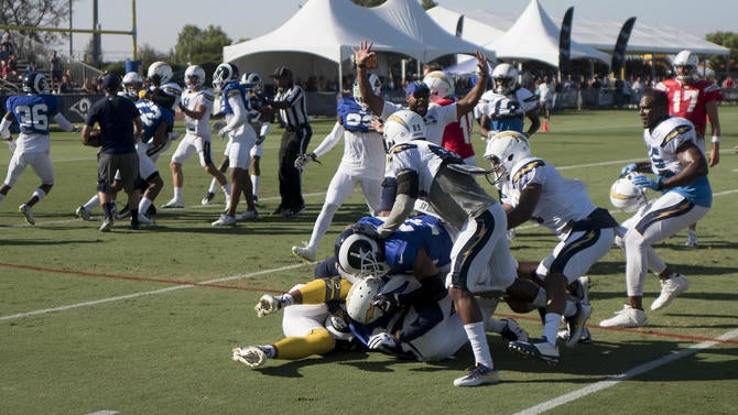 chargers-rams-fight.jpg