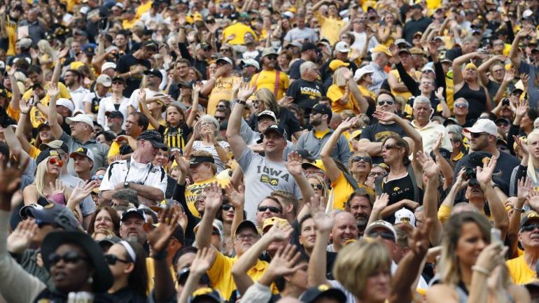Iowa football starts heartwarming tradition as fans wave 