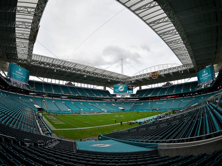 NFL: Miami Dolphins at Minnesota Vikings