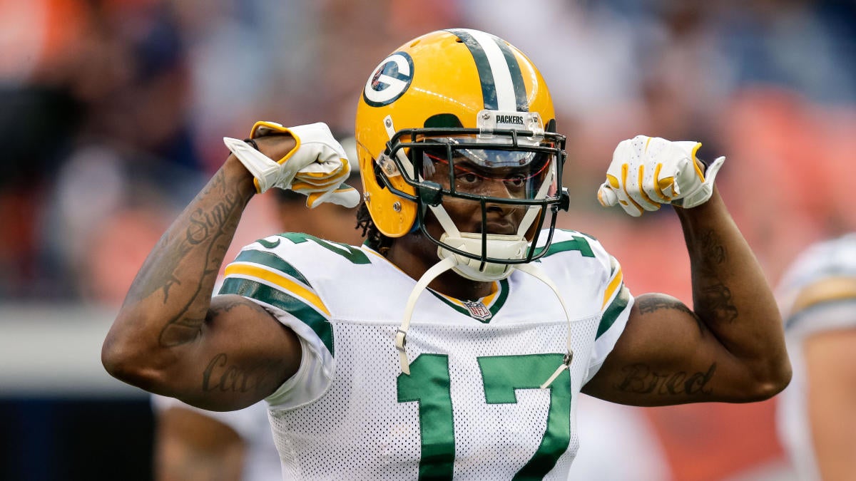 Did Davante Adams reveal a yellow Packers alternate jersey?