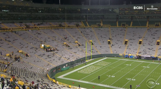 Packers-Bears game hits on deep dish pizza with viral sign at Lambeau