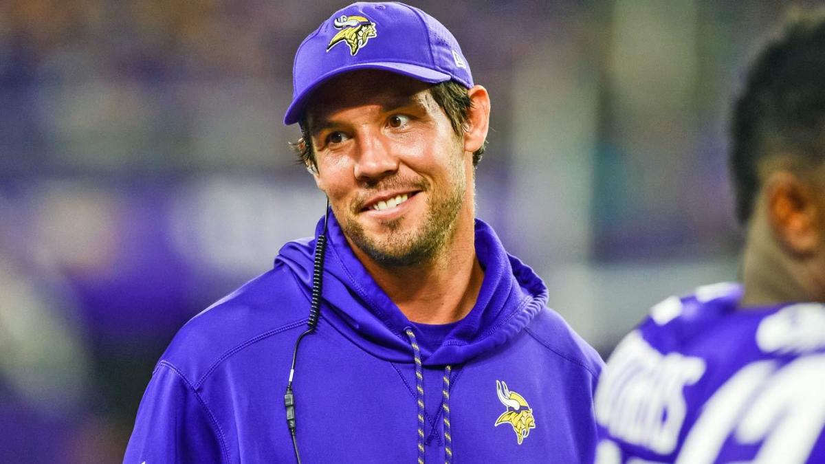 Arizona Cardinals sign quarterback Sam Bradford