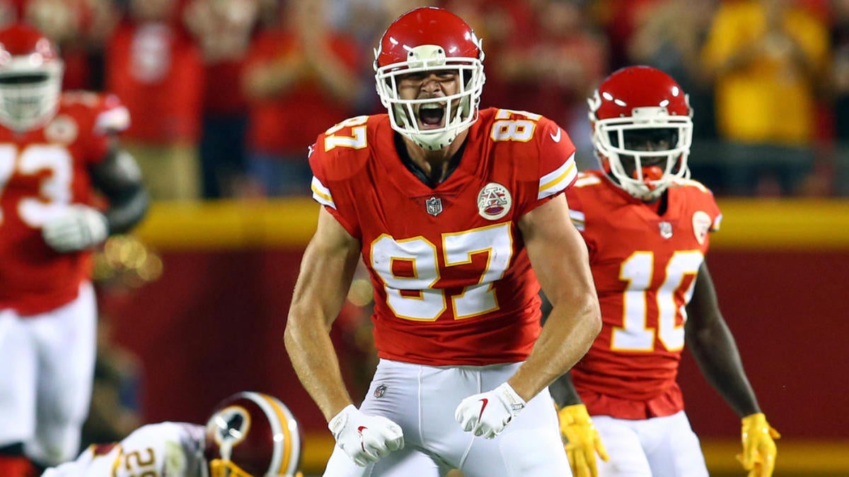 WATCH: Travis Kelce cannot be covered over the middle on 'Monday Night ...