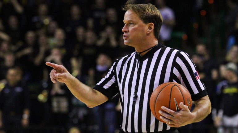 Report: Referee files federal lawsuit against Kentucky 