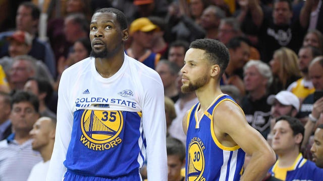Kevin Durant accuses Warriors fans, local media of favoring Steph Curry,  according to new book excerpt - CBSSports.com