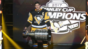 usatsi-10327739-sidney-crosby-stanley-cup-2017.jpg