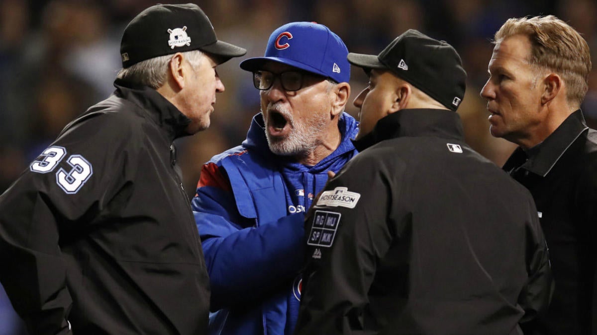 Joe Maddon of the Chicago Cubs argues an overturned call with umpire  News Photo - Getty Images